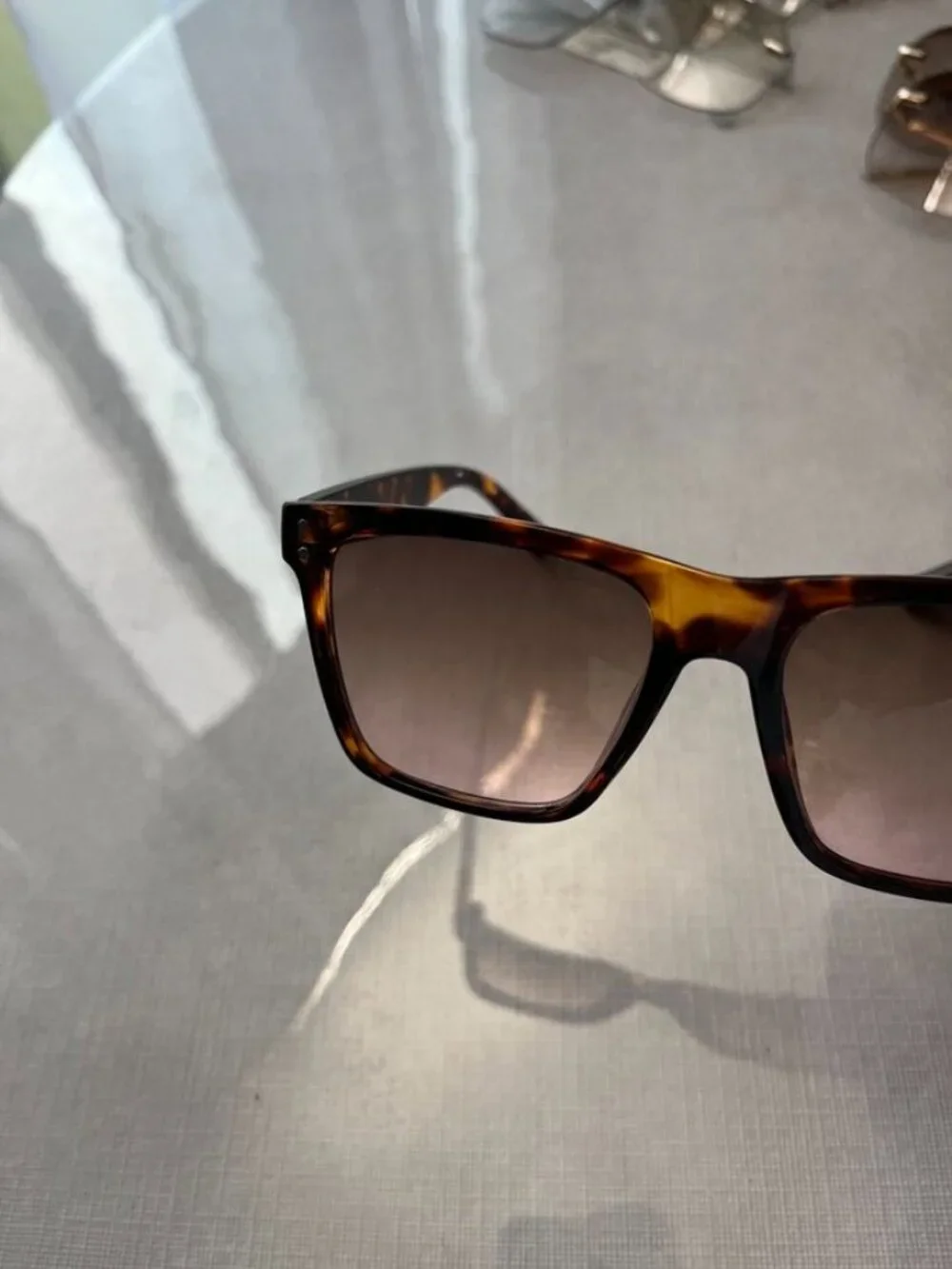 AIRE Kraz Square Sunglasses Rose Tortoise Brown Gradient Lens
